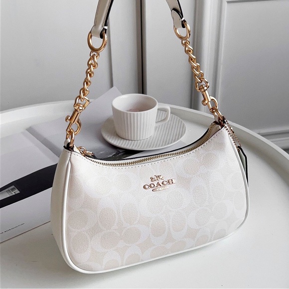 🤍🤍Coach Teri Shoulder Bag In Signature Canvas In Gold/White/Chalk CV933 NWT - Picture 1 of 7